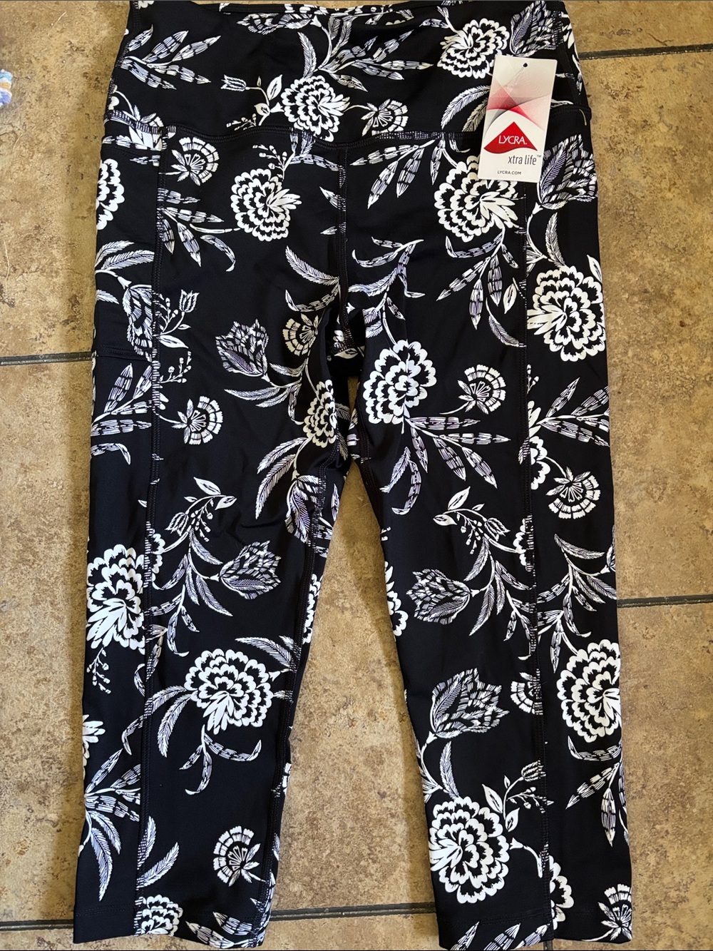 Lands' End Black Capri Leggings with White Floral Print